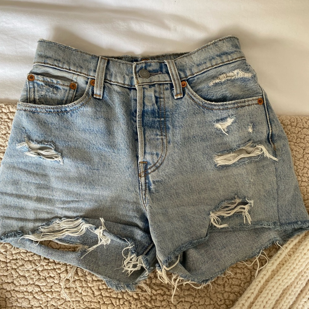 Levi’s Wedgie Shorts
